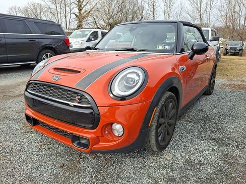 Used 2019 MINI Cooper S w/ Premium Package image 3