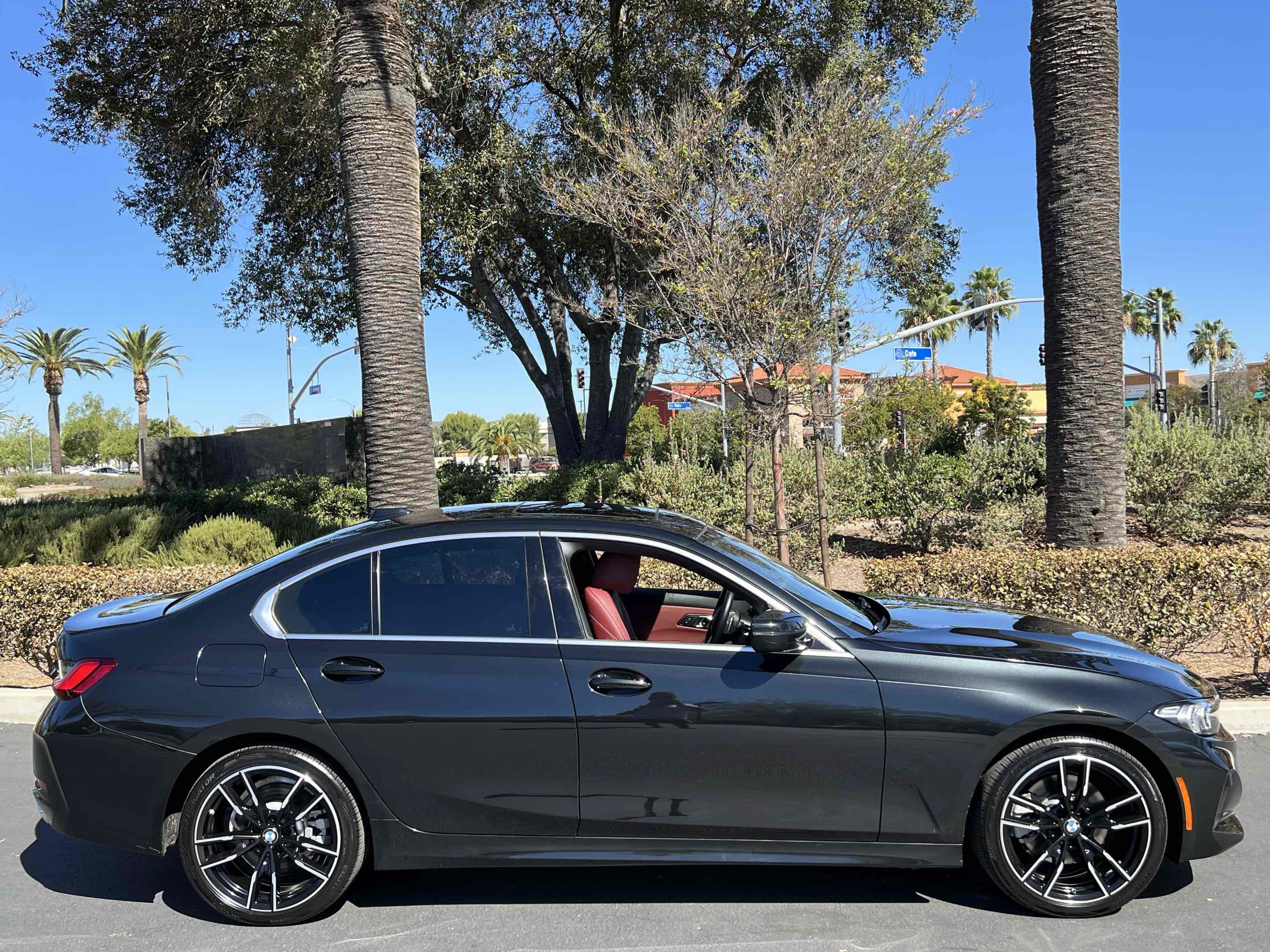 Used 2024 BMW 330i xDrive Sedan w/ Premium Package AWD/4WD image 15