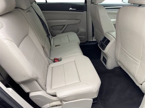Used 2023 Volkswagen Atlas SE w/ Panoramic Sunroof Package image 42