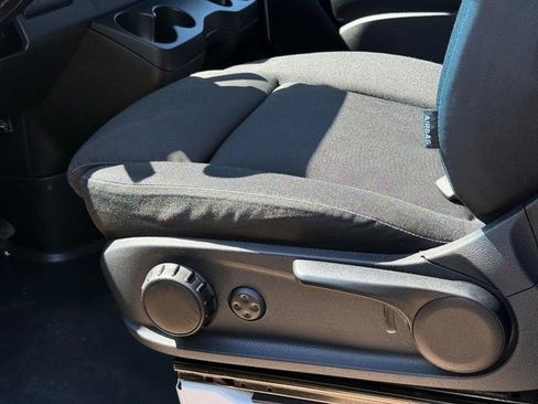 Used 2025 Mercedes-Benz Sprinter 2500 image 19