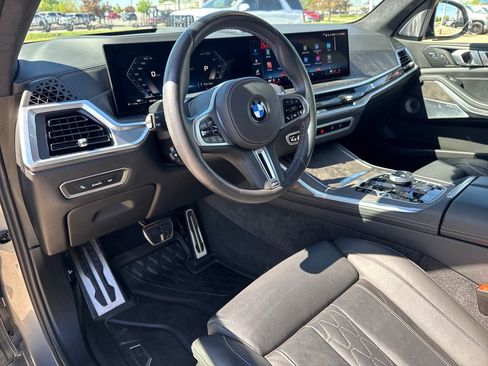 Used 2025 BMW X7 M60i AWD/4WD image 12