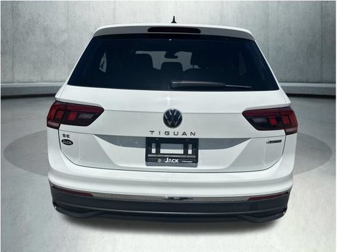 Used 2024 Volkswagen Tiguan SE AWD/4WD image 4