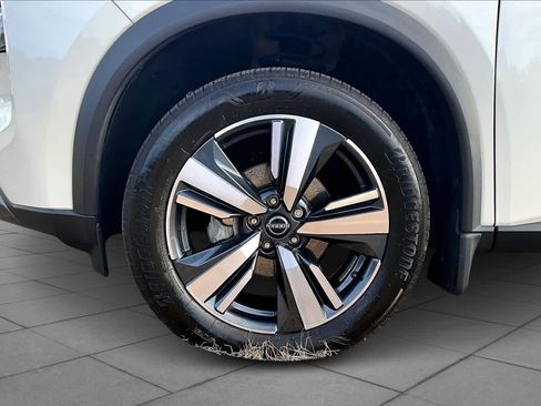 Used 2023 Nissan Rogue SL image 10