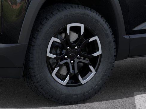 New 2026 Chevrolet Equinox ACTIV w/ Convenience Package III image 9