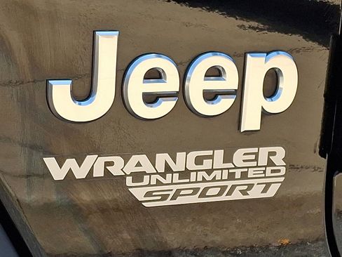 Used 2018 Jeep Wrangler Unlimited Sport AWD/4WD image 29