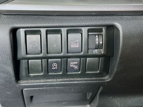 Used 2020 Subaru Forester Premium AWD/4WD image 17