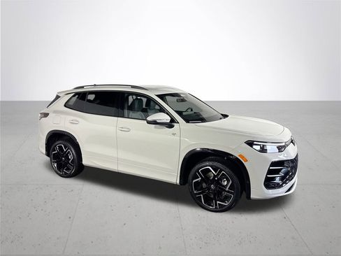 New 2026 Volkswagen Tiguan SEL R-Line image 4