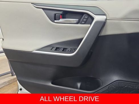 Used 2020 Toyota RAV4 Limited w/ Limited Grade Weather Package AWD/4WD image 27