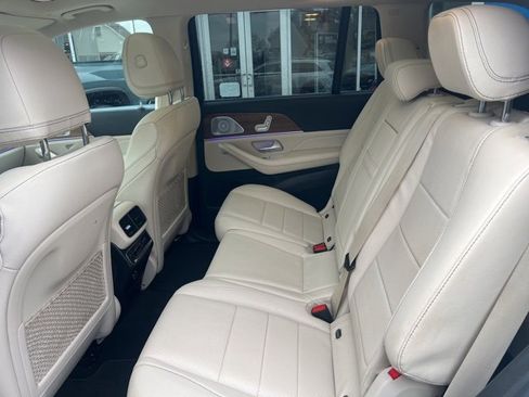 Used 2021 Mercedes-Benz GLS 450 4MATIC image 25