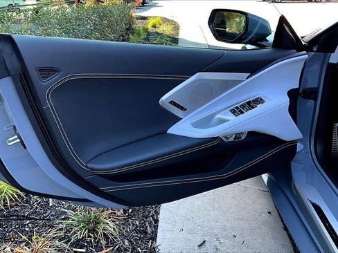 Used 2025 Chevrolet Corvette Stingray Premium Conv w/ 3LT image 18