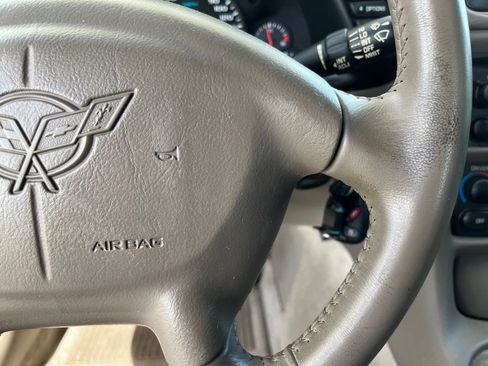 Used 2003 Chevrolet Corvette Coupe w/ Preferred Equipment Group RWD image 17