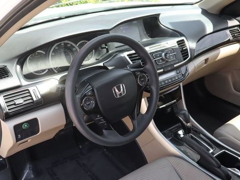 Used 2017 Honda Accord LX image 20