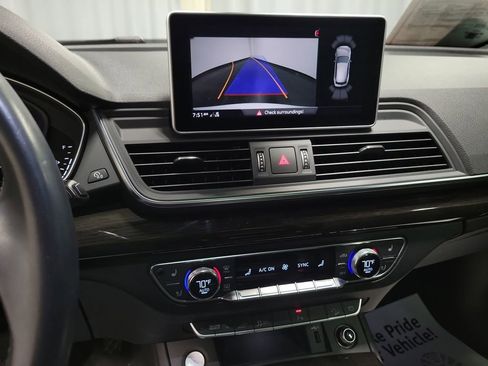 Used 2020 Audi Q5 e Premium Plus w/ Premium Plus Package image 15