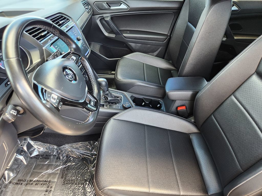 Used 2021 Volkswagen Tiguan SE R-Line AWD/4WD image 4