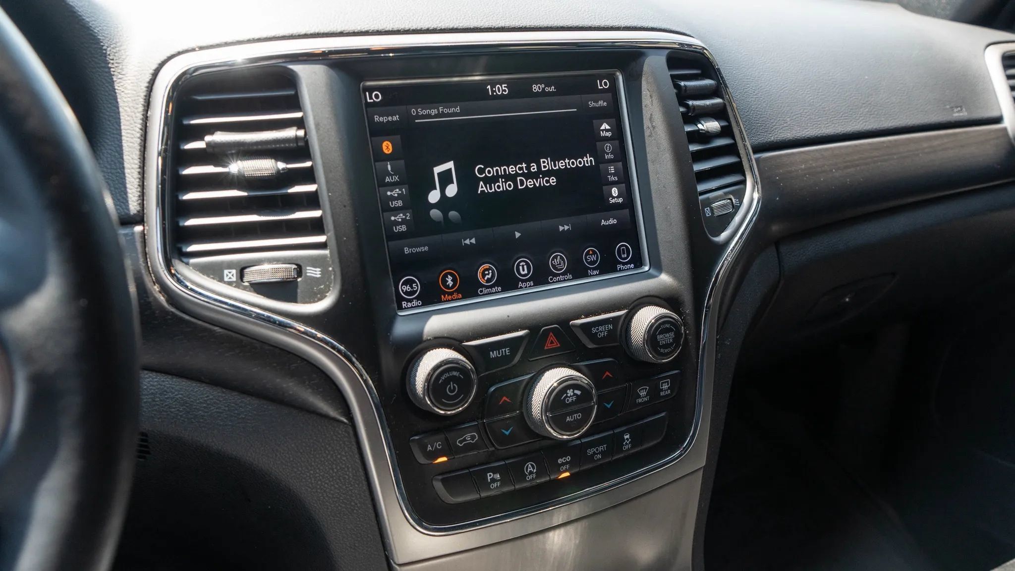 Used 2018 Jeep Grand Cherokee Altitude AWD/4WD image 21