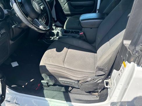 Used 2019 Jeep Wrangler Sport AWD/4WD image 34
