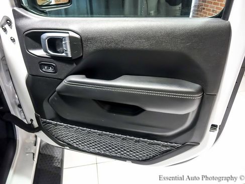 Used 2023 Jeep Wrangler Unlimited Sahara w/ Cold Weather Group image 30