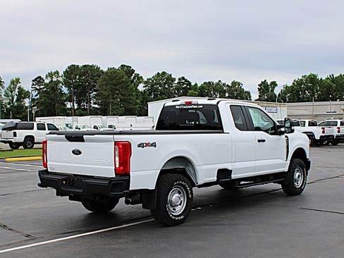Used 2023 Ford F250 XL w/ XL Off-Road Package AWD/4WD image 5
