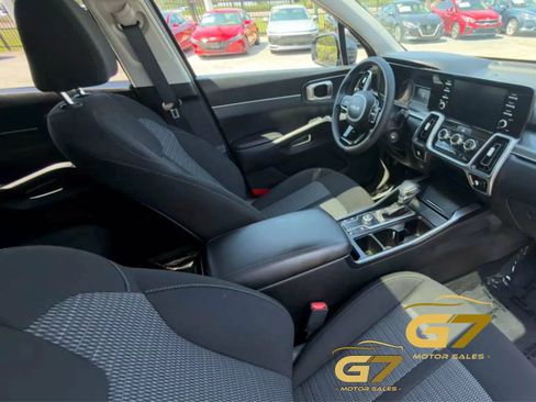 Used 2022 Kia Sorento LX FWD image 16