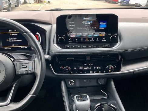 Certified 2022 Nissan Rogue Platinum w/ Head-Up Display Package image 7