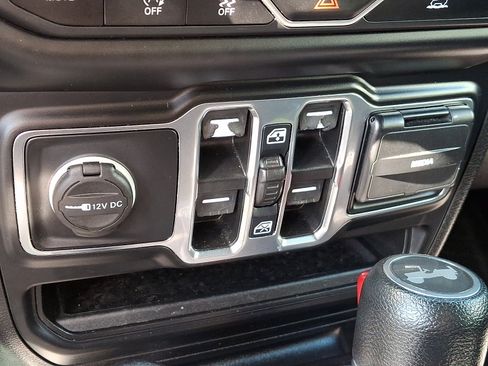 Used 2021 Jeep Wrangler Unlimited Sport AWD/4WD image 24