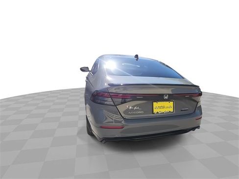 Used 2023 Honda Accord Sport image 7