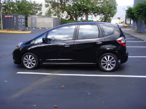 Used 2013 Honda Fit Sport image 8