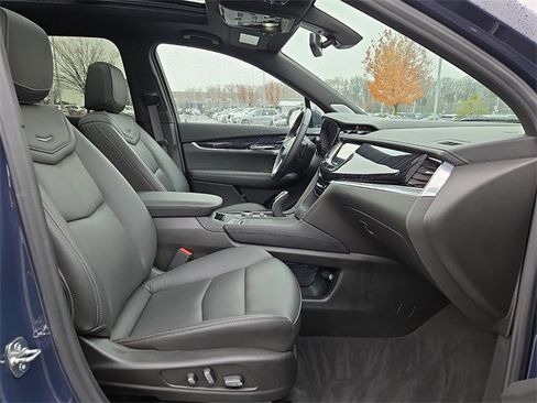 Used 2025 Cadillac XT6 Premium Luxury image 20