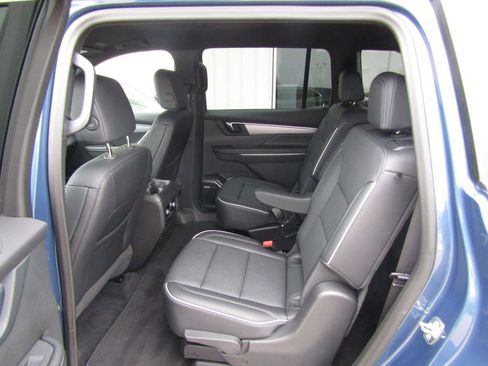 Used 2025 Buick Enclave Preferred image 36