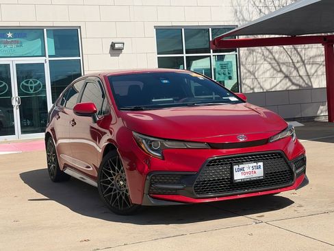 Used 2021 Toyota Corolla SE image 2