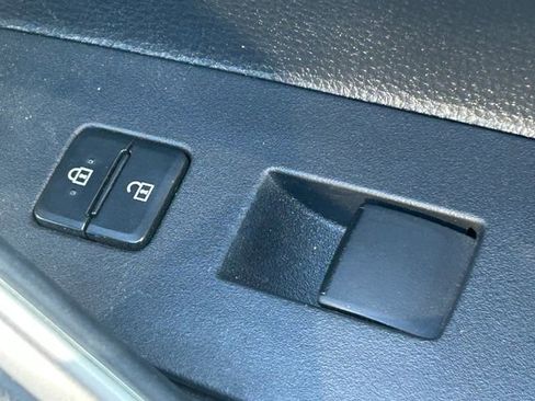 Used 2024 Toyota Corolla Cross LE FWD image 33