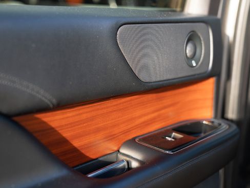 Used 2018 Lincoln Navigator Reserve w/ Technology Package image 28