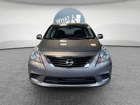 Used 2014 Nissan Versa SV image 9