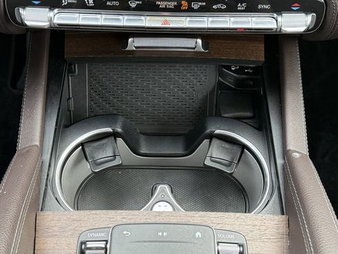 Used 2021 Mercedes-Benz GLE 350 4MATIC image 25