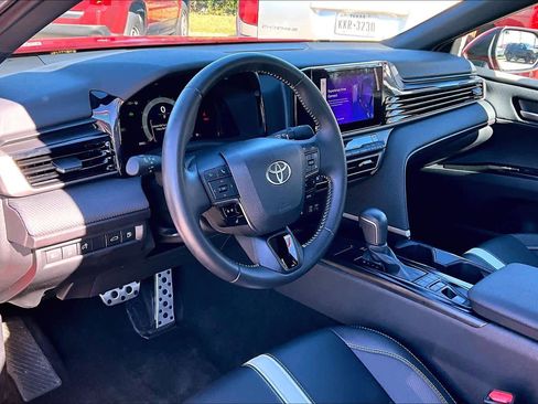 Used 2025 Toyota Camry SE image 16