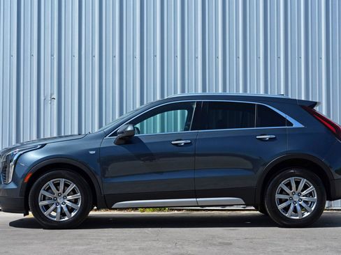 Used 2020 Cadillac XT4 Premium Luxury w/ Cold Weather Package image 8