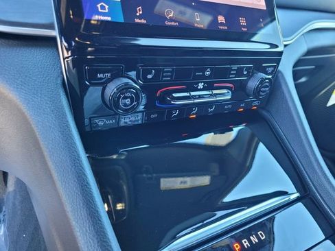 New 2025 Jeep Grand Cherokee L Limited w/ Black Appearance Package image 25