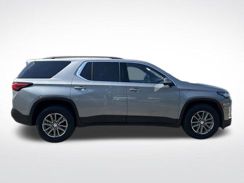 Used 2023 Chevrolet Traverse LT FWD image 7
