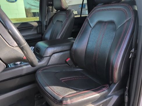 Used 2021 Ford Expedition Limited image 10