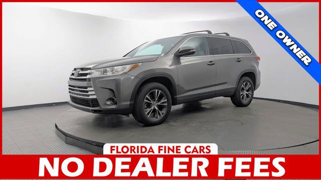 Used 2018 Toyota Highlander LE FWD image 1