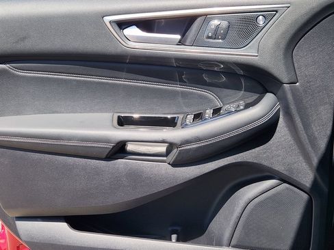 Used 2019 Ford Edge Titanium FWD image 19
