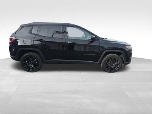 Used 2025 Jeep Compass Latitude w/ Altitude Special Edition AWD/4WD image 14