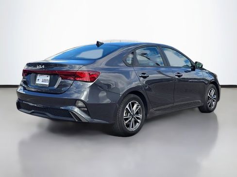 Used 2023 Kia Forte LXS w/ LXS Technology Package image 4
