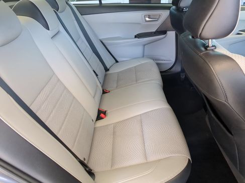 Used 2016 Toyota Camry SE w/ Moonroof Package FWD image 25