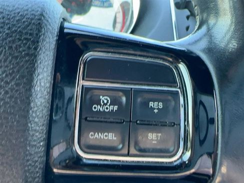 Used 2019 Dodge Grand Caravan SXT image 37