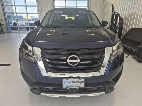 Used 2025 Nissan Pathfinder SL AWD/4WD image 7