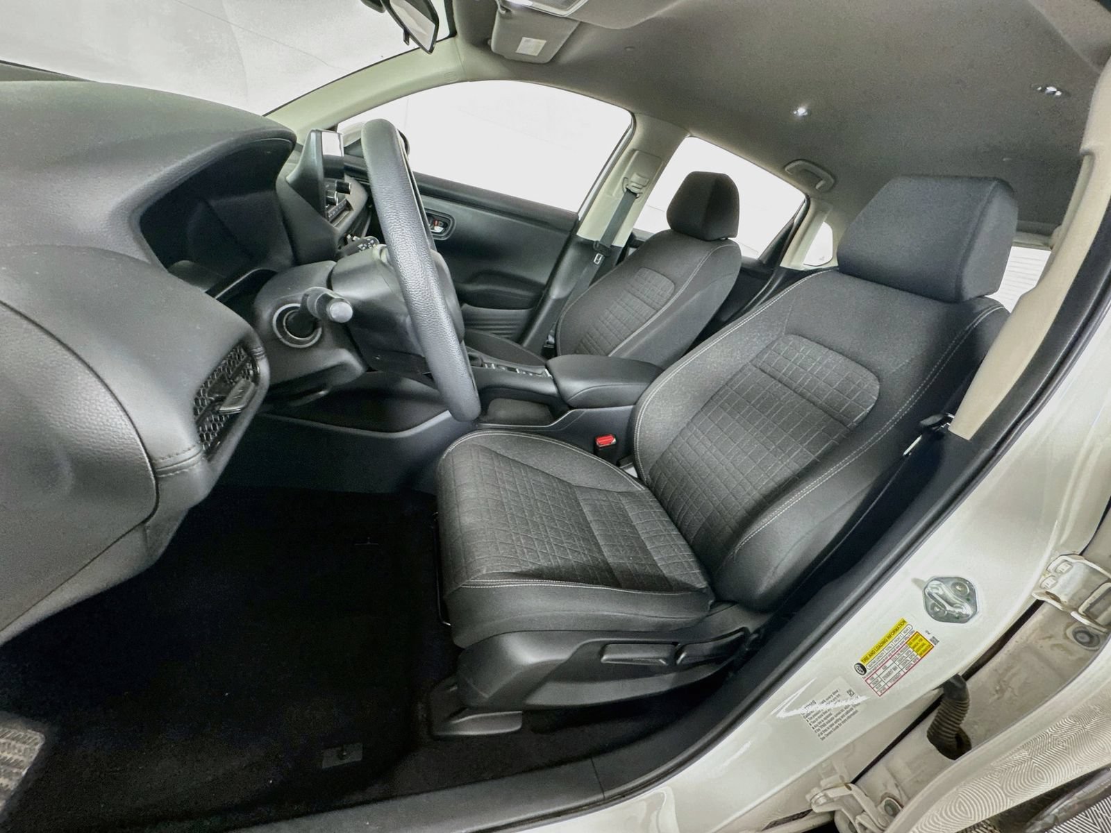 Certified 2023 Honda HR-V LX image 12