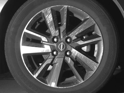 Used 2025 Nissan Versa SV w/ Trunk Package image 13