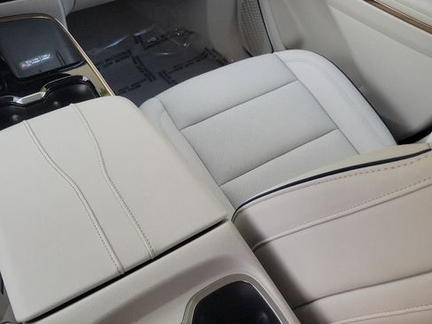 New 2026 Buick Enclave Avenir w/ Super Cruise Package FWD image 13