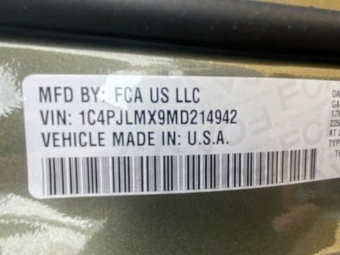 Used 2021 Jeep Cherokee Latitude Lux w/ Comfort/Convenience Group image 29